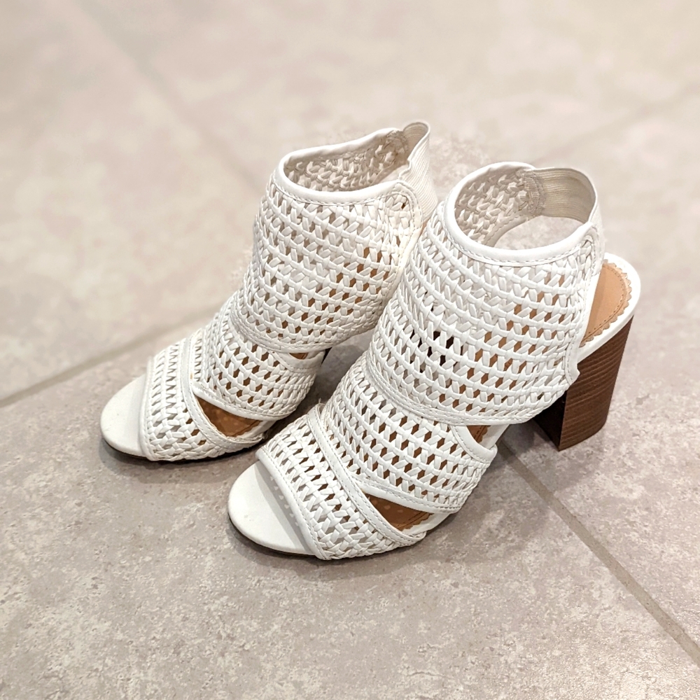 Lauren Conrad chunky white heel 7.5